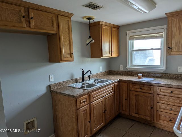 924 Washington Street, Waveland, MS 39576