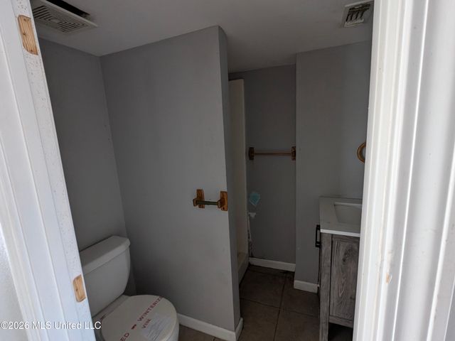 924 Washington Street, Waveland, MS 39576