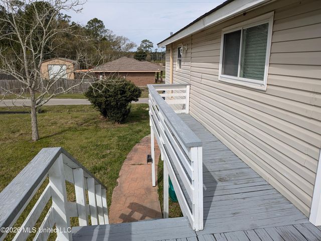 924 Washington Street, Waveland, MS 39576