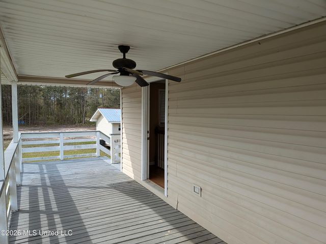 924 Washington Street, Waveland, MS 39576