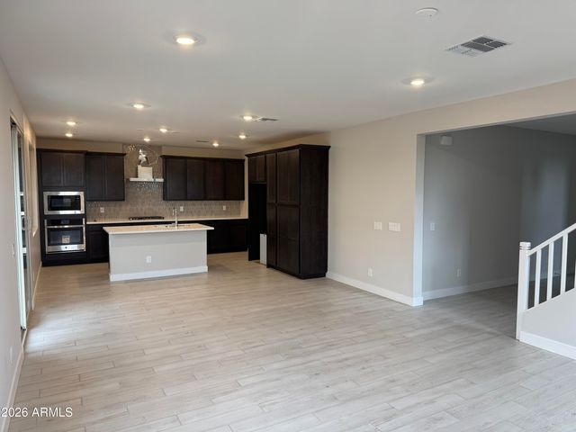 2276 S Swan Court, Gilbert, AZ 85295