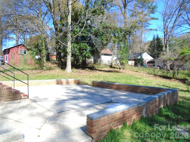 1014 Penrose Lane, Charlotte, NC 28217