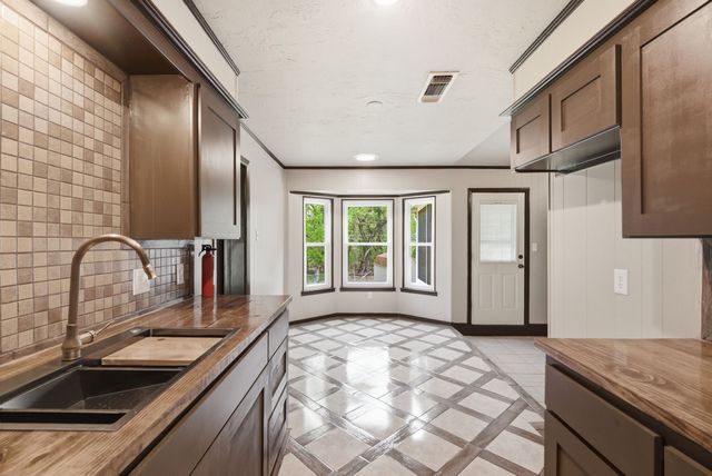 317 Glenhaven Drive, Azle, TX 76020