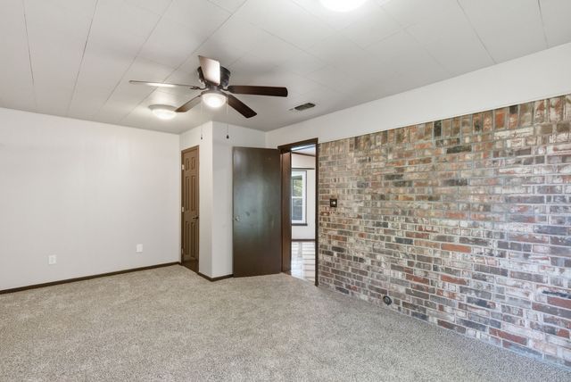 317 Glenhaven Drive, Azle, TX 76020