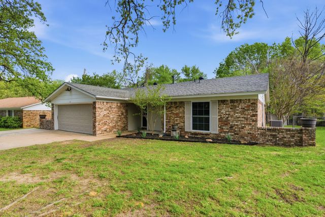 317 Glenhaven Drive, Azle, TX 76020