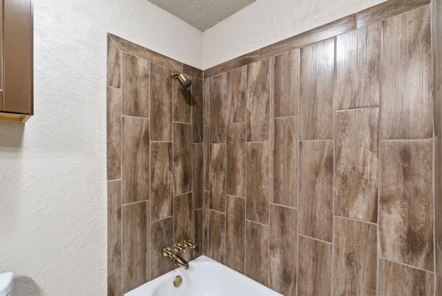 317 Glenhaven Drive, Azle, TX 76020