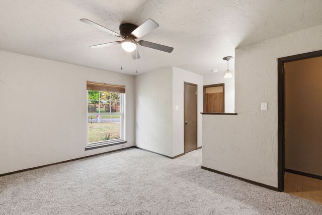 317 Glenhaven Drive, Azle, TX 76020