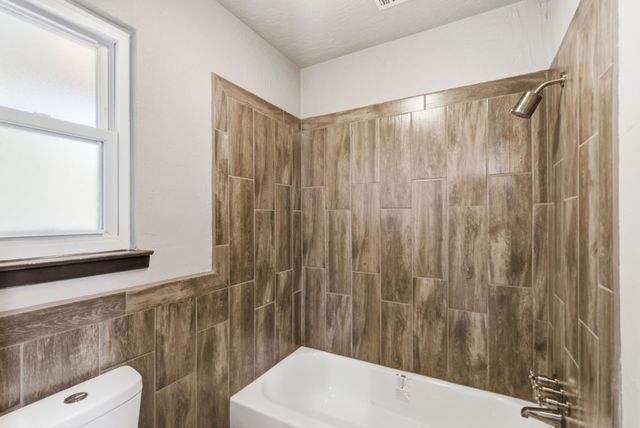 317 Glenhaven Drive, Azle, TX 76020