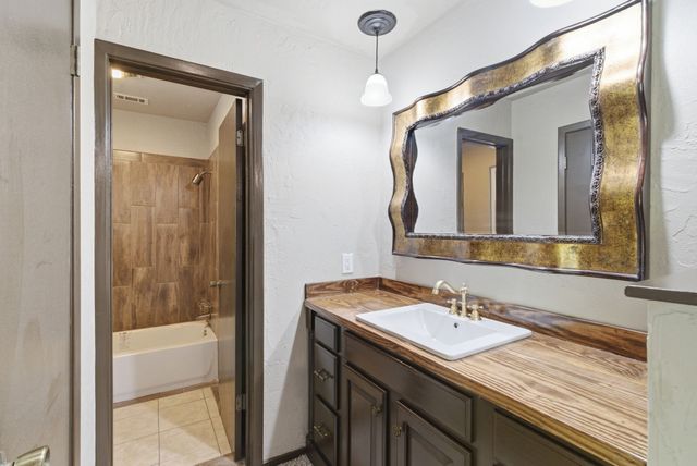 317 Glenhaven Drive, Azle, TX 76020