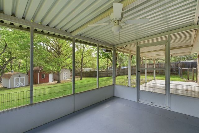 317 Glenhaven Drive, Azle, TX 76020