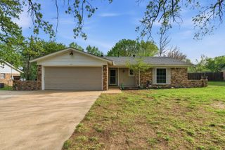 317 Glenhaven Drive, Azle, TX 76020