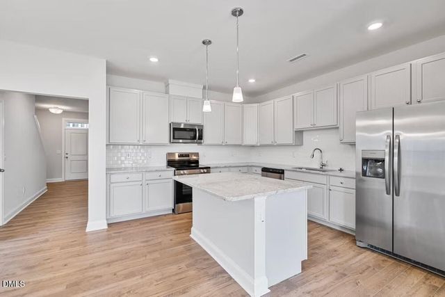 600 Barrington Row Avenue, Zebulon, NC 27597