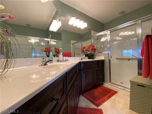 230 Vintage CIR A-404, Naples, FL 34119
