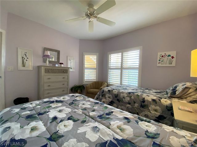 230 Vintage CIR A-404, Naples, FL 34119