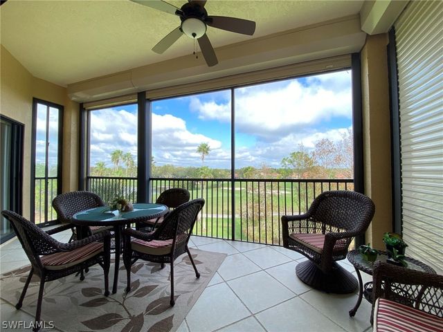 230 Vintage CIR A-404, Naples, FL 34119