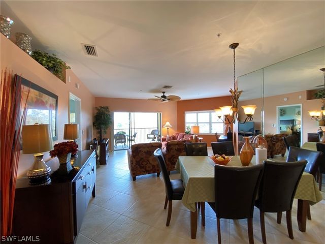 230 Vintage CIR A-404, Naples, FL 34119