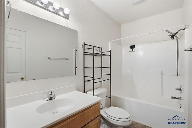 910 Heritage Drive, Spearfish, SD 57783