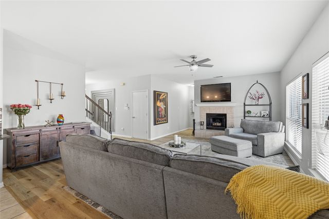 851 Branch Crossing, Lantana, TX 76226