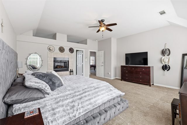 851 Branch Crossing, Lantana, TX 76226