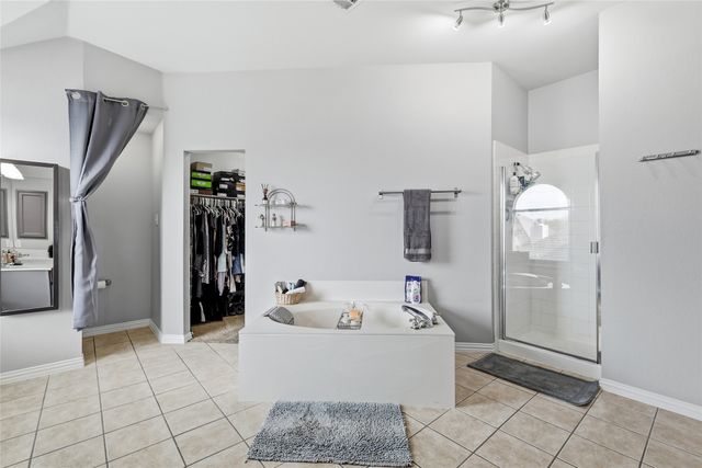 851 Branch Crossing, Lantana, TX 76226