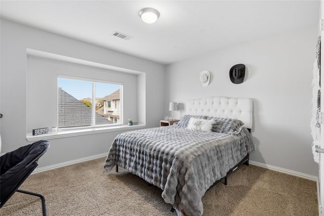 851 Branch Crossing, Lantana, TX 76226