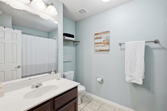 851 Branch Crossing, Lantana, TX 76226