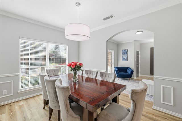 851 Branch Crossing, Lantana, TX 76226