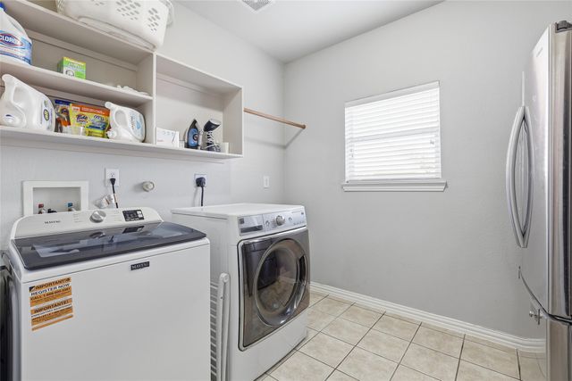 851 Branch Crossing, Lantana, TX 76226