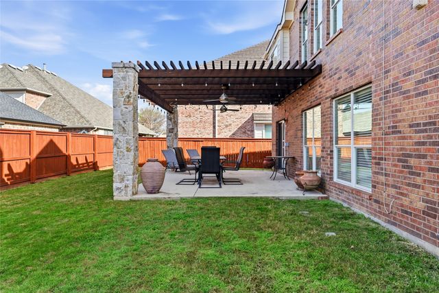 851 Branch Crossing, Lantana, TX 76226