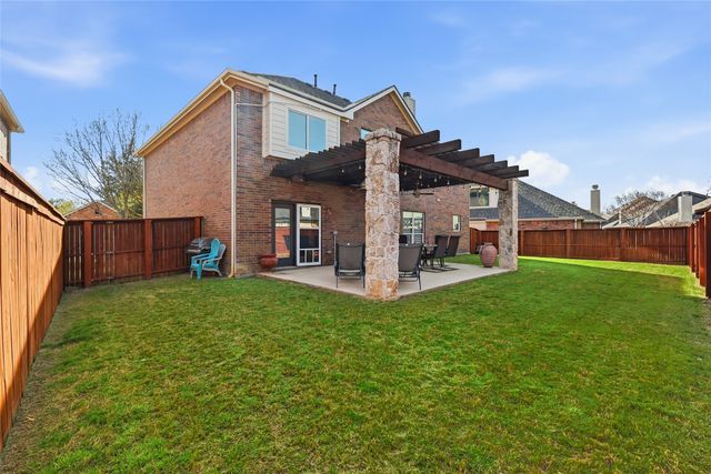 851 Branch Crossing, Lantana, TX 76226