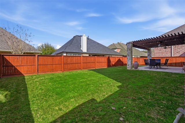 851 Branch Crossing, Lantana, TX 76226