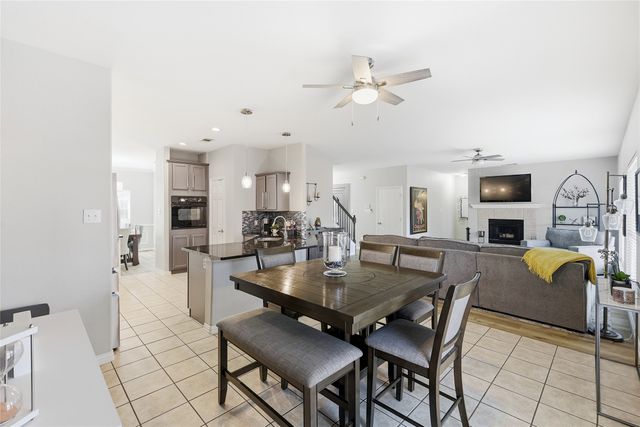 851 Branch Crossing, Lantana, TX 76226