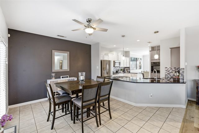 851 Branch Crossing, Lantana, TX 76226