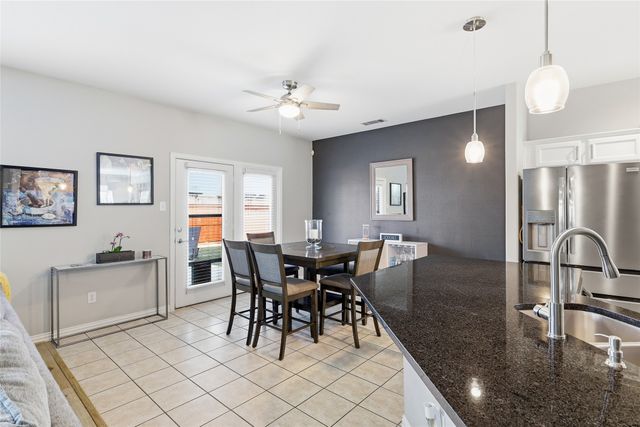 851 Branch Crossing, Lantana, TX 76226