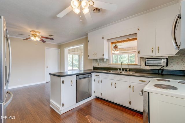 551 Meadowcrest Drive, Bristol, VA 24201