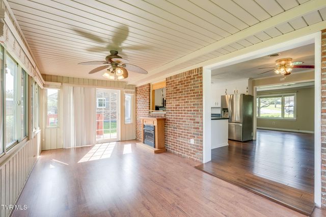 551 Meadowcrest Drive, Bristol, VA 24201