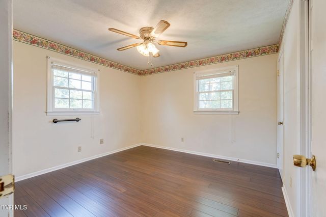 551 Meadowcrest Drive, Bristol, VA 24201