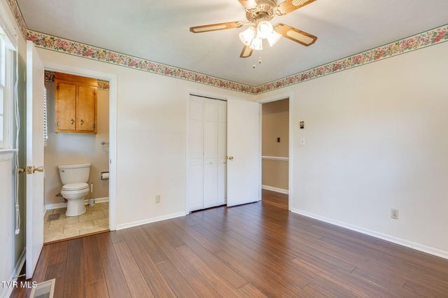 551 Meadowcrest Drive, Bristol, VA 24201