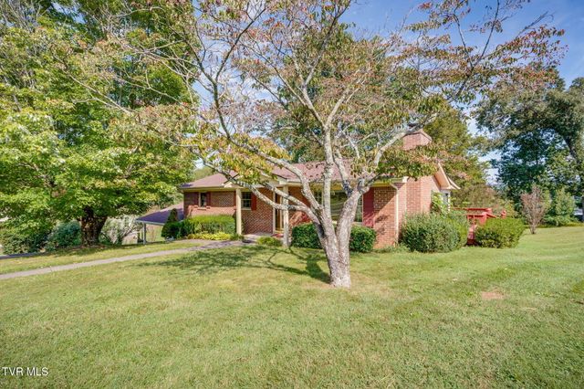 551 Meadowcrest Drive, Bristol, VA 24201