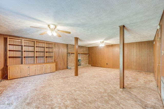 551 Meadowcrest Drive, Bristol, VA 24201