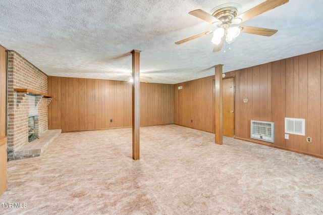 551 Meadowcrest Drive, Bristol, VA 24201