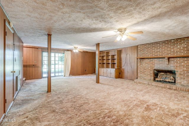 551 Meadowcrest Drive, Bristol, VA 24201