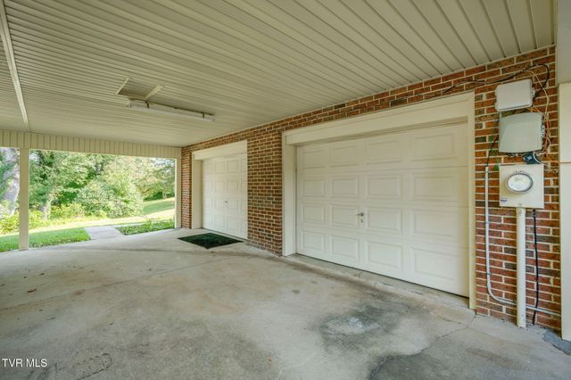 551 Meadowcrest Drive, Bristol, VA 24201