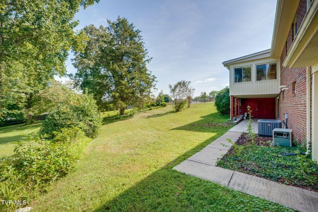 551 Meadowcrest Drive, Bristol, VA 24201