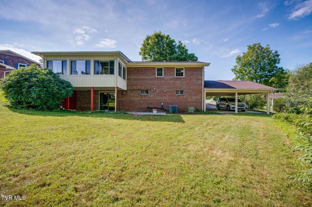 551 Meadowcrest Drive, Bristol, VA 24201