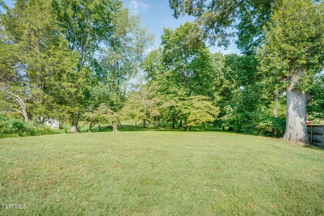 551 Meadowcrest Drive, Bristol, VA 24201