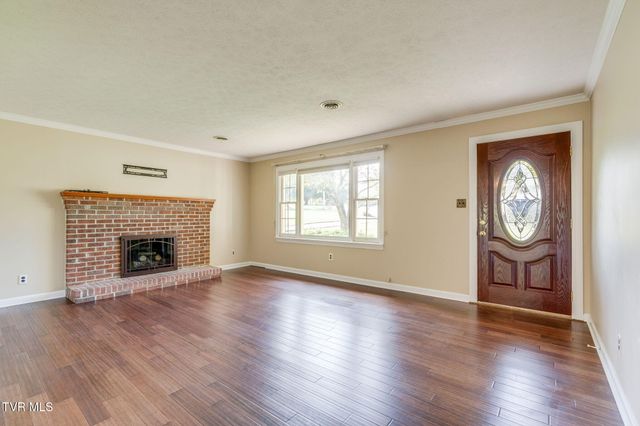 551 Meadowcrest Drive, Bristol, VA 24201