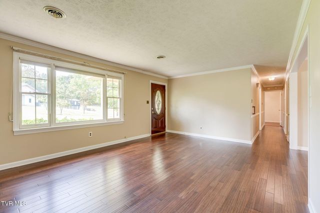 551 Meadowcrest Drive, Bristol, VA 24201