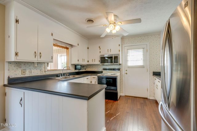 551 Meadowcrest Drive, Bristol, VA 24201
