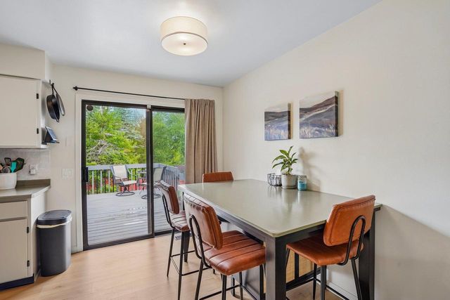 2710 Golden Gate Way, Madison, WI 53713